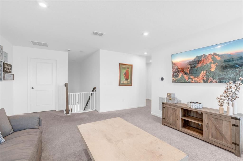 For Sale: $599,900 (3 beds, 2 baths, 2329 Square Feet)