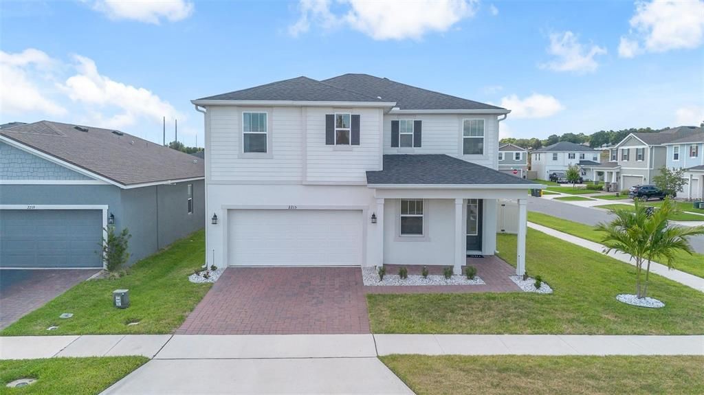 For Sale: $599,900 (3 beds, 2 baths, 2329 Square Feet)