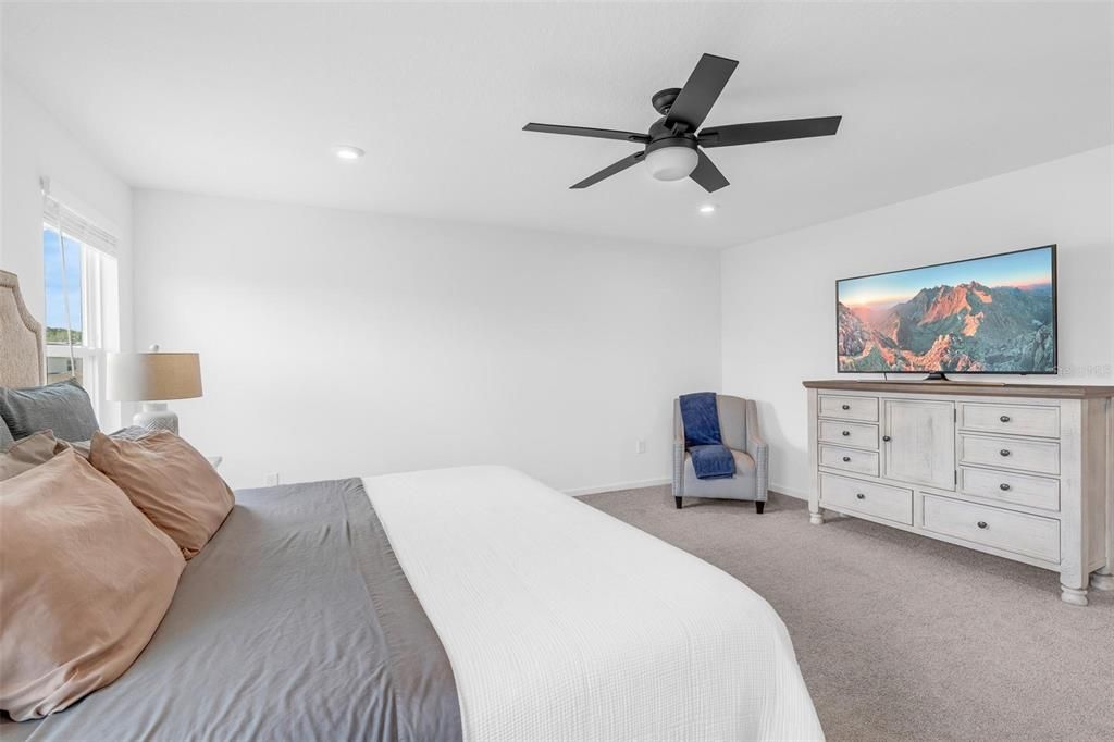 For Sale: $599,900 (3 beds, 2 baths, 2329 Square Feet)