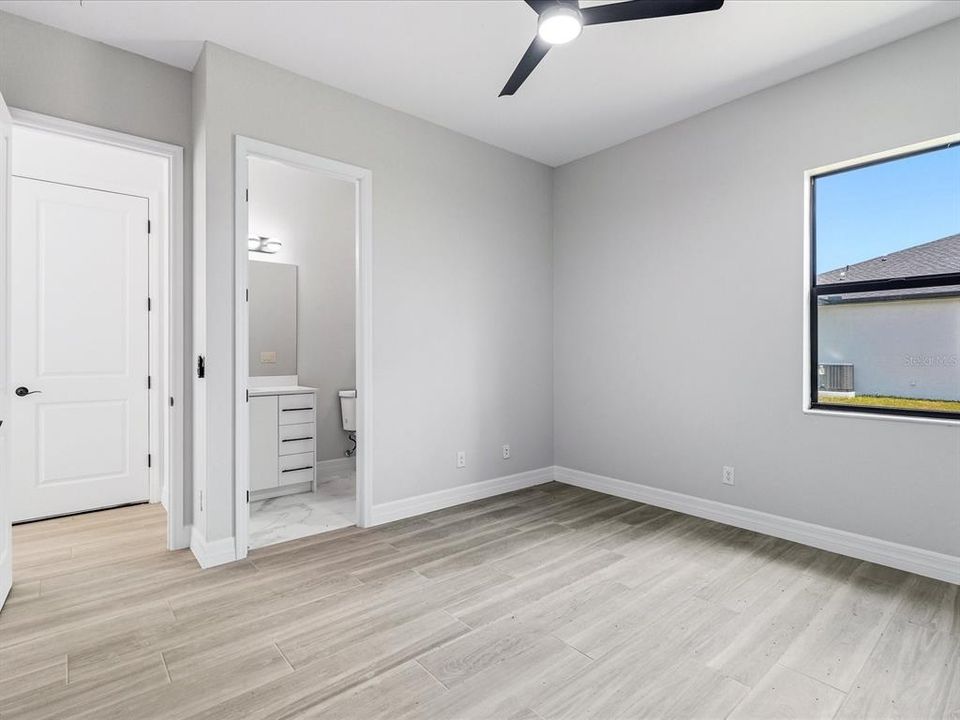 For Sale: $599,999 (4 beds, 3 baths, 2483 Square Feet)