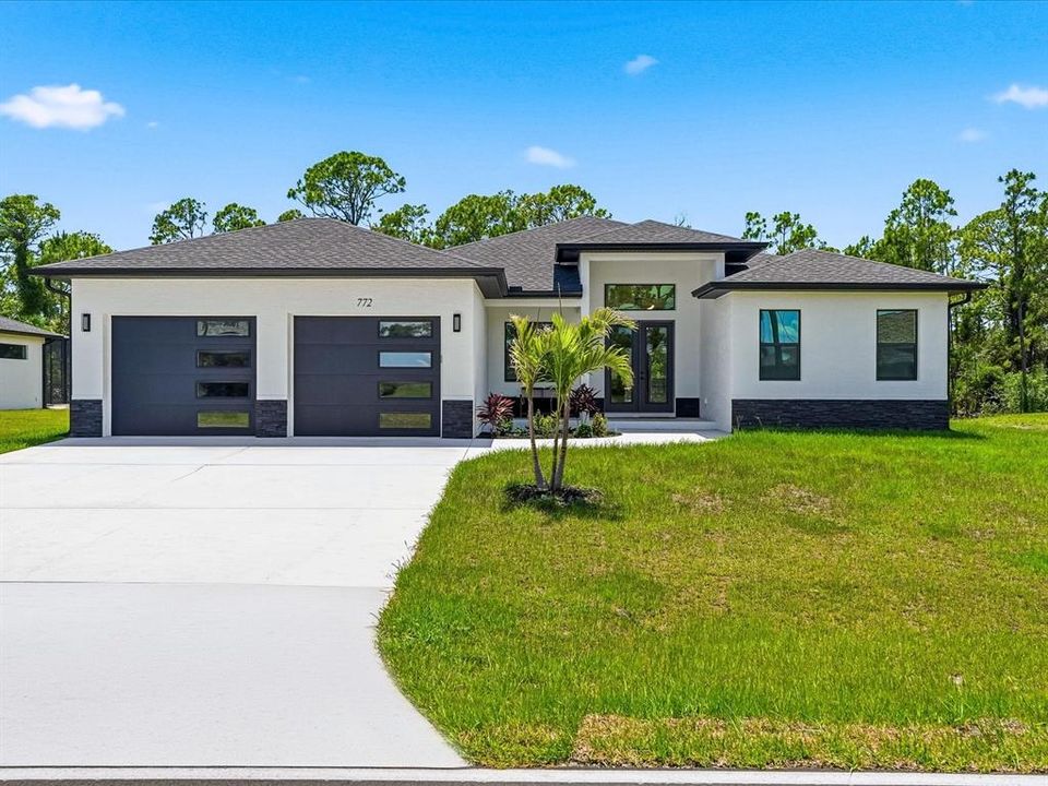 For Sale: $599,999 (4 beds, 3 baths, 2483 Square Feet)