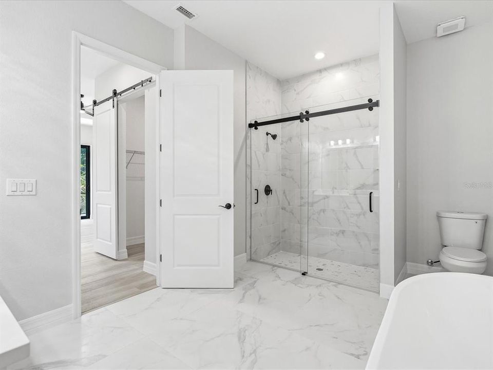 For Sale: $599,999 (4 beds, 3 baths, 2483 Square Feet)