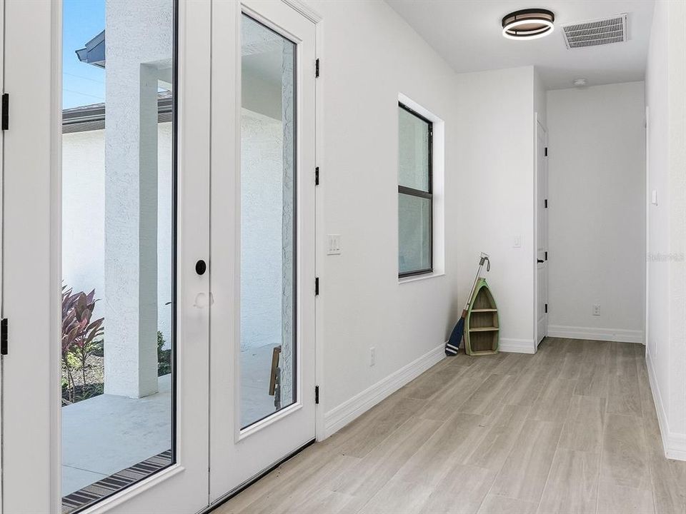 For Sale: $599,999 (4 beds, 3 baths, 2483 Square Feet)