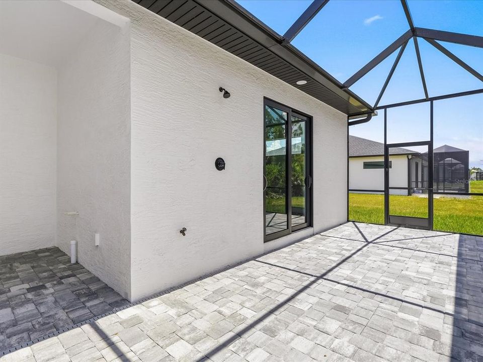 For Sale: $599,999 (4 beds, 3 baths, 2483 Square Feet)