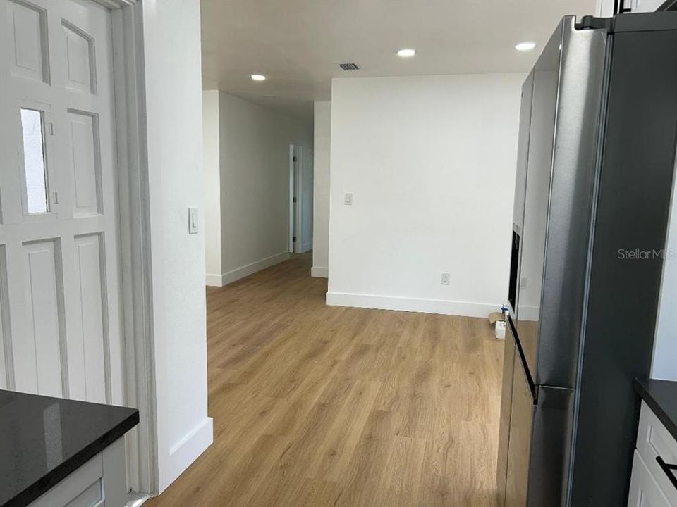 В аренду: $3,000 (3 спален, 2 ванн, 1180 Квадратных фут)