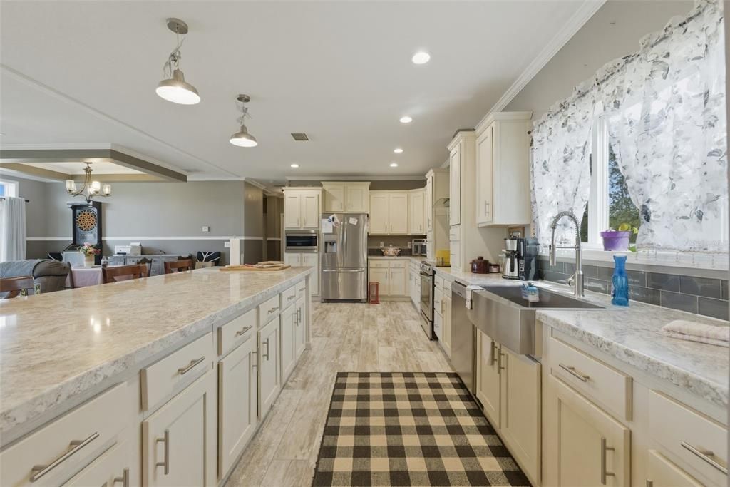 En Venta: $340,000 (3 camas, 2 baños, 1980 Pies cuadrados)