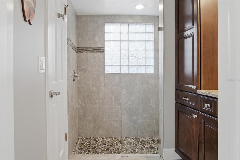 For Sale: $699,000 (4 beds, 3 baths, 2646 Square Feet)