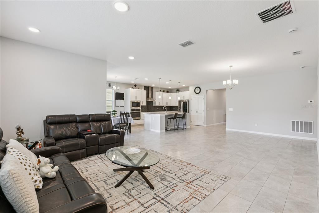 For Sale: $739,900 (4 beds, 3 baths, 2536 Square Feet)