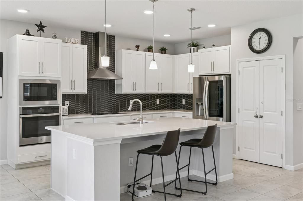 For Sale: $739,900 (4 beds, 3 baths, 2536 Square Feet)