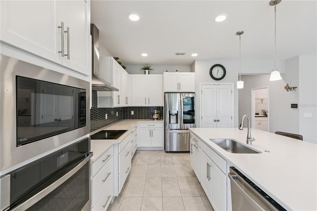 For Sale: $739,900 (4 beds, 3 baths, 2536 Square Feet)