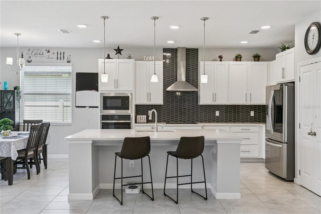 For Sale: $739,900 (4 beds, 3 baths, 2536 Square Feet)