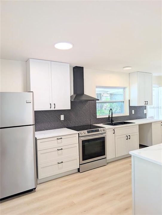 待售: $389,000 (4 贝兹, 2 浴室, 1590 平方英尺)