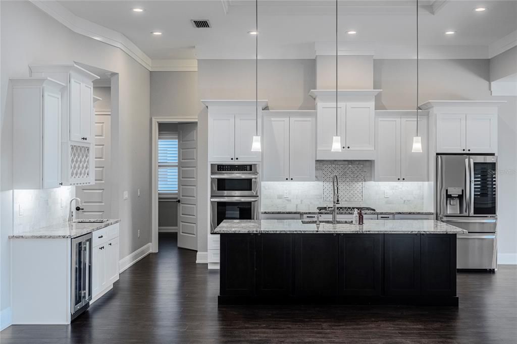 For Sale: $879,000 (3 beds, 3 baths, 3160 Square Feet)