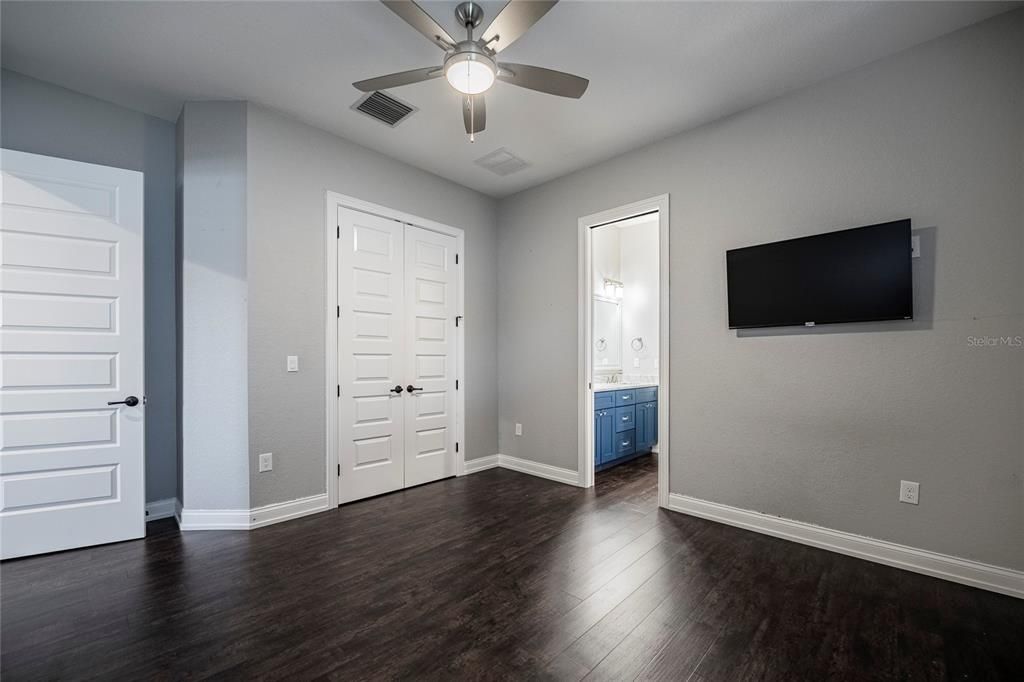 For Sale: $879,000 (3 beds, 3 baths, 3160 Square Feet)