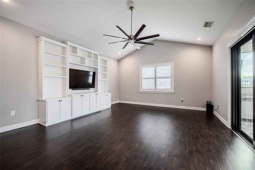 For Sale: $879,000 (3 beds, 3 baths, 3160 Square Feet)