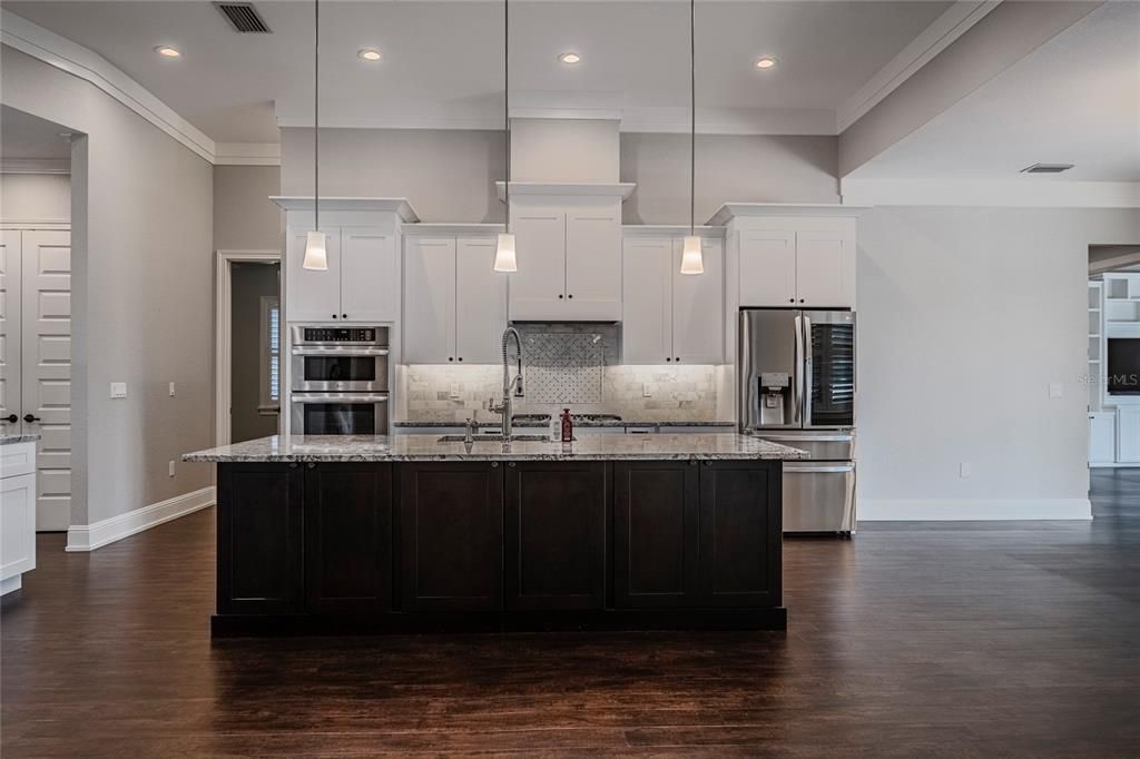 For Sale: $879,000 (3 beds, 3 baths, 3160 Square Feet)