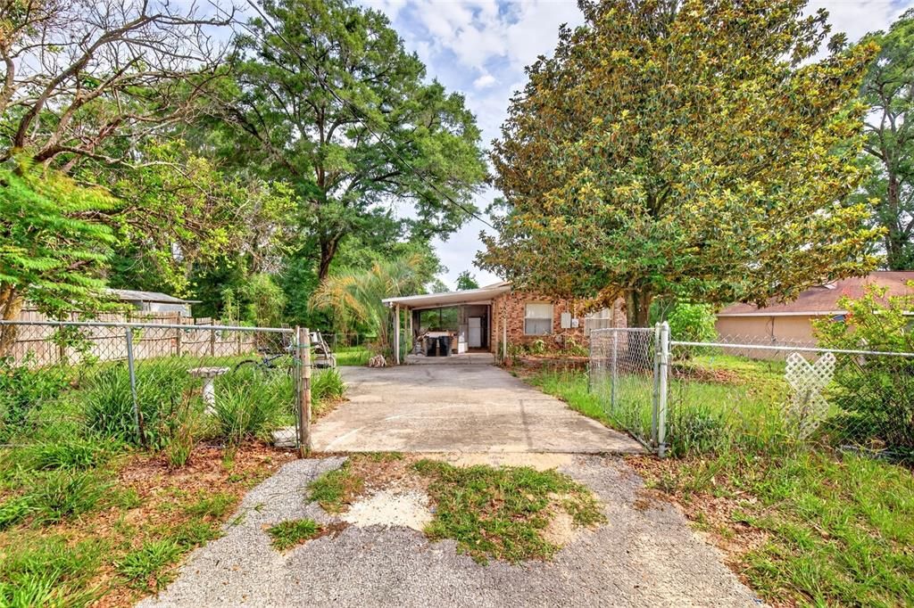 For Sale: $149,000 (2 beds, 1 baths, 958 Square Feet)