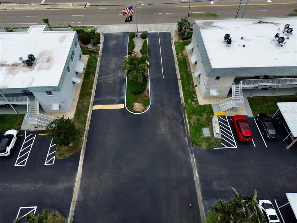 For Sale: $125,000 (1 beds, 1 baths, 765 Square Feet)