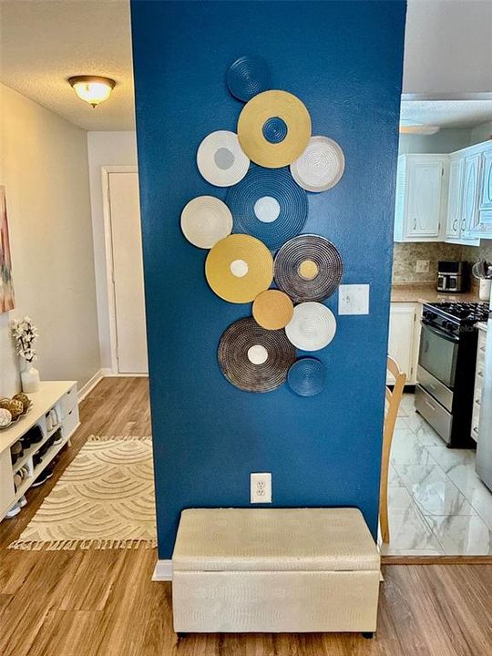 For Sale: $125,000 (1 beds, 1 baths, 765 Square Feet)