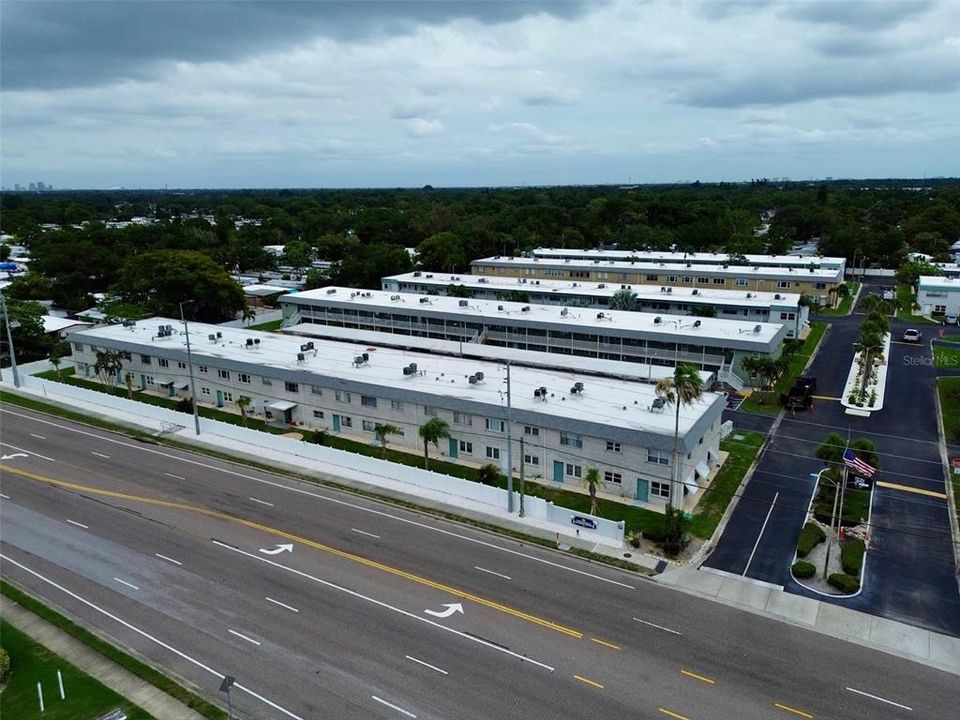 For Sale: $125,000 (1 beds, 1 baths, 765 Square Feet)