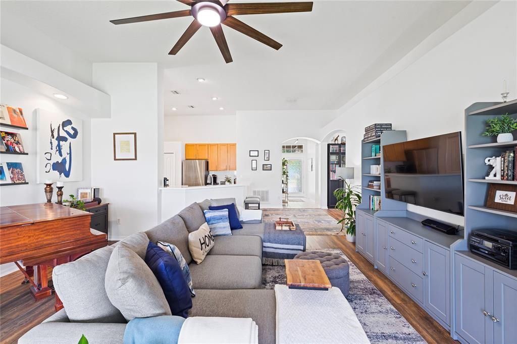For Sale: $465,000 (4 beds, 3 baths, 2147 Square Feet)