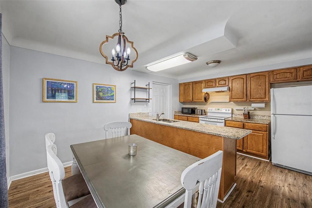 En Venta: $299,000 (3 camas, 2 baños, 1288 Pies cuadrados)