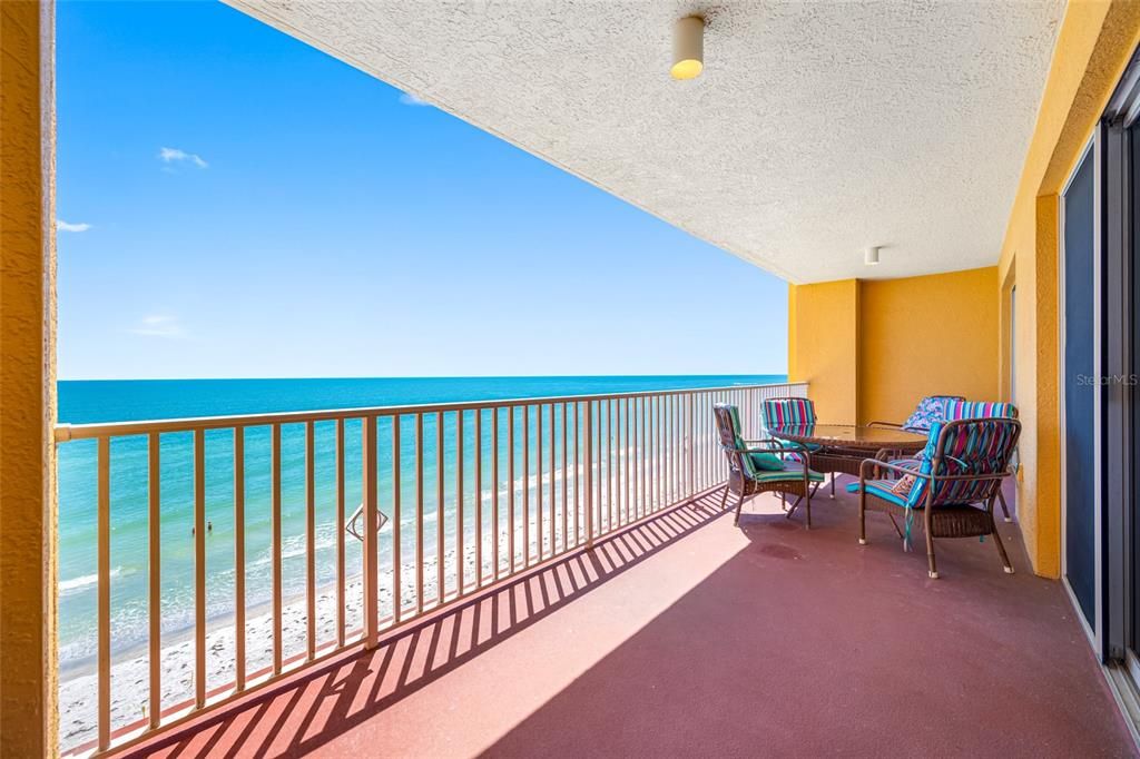 For Sale: $1,095,000 (2 beds, 2 baths, 1340 Square Feet)