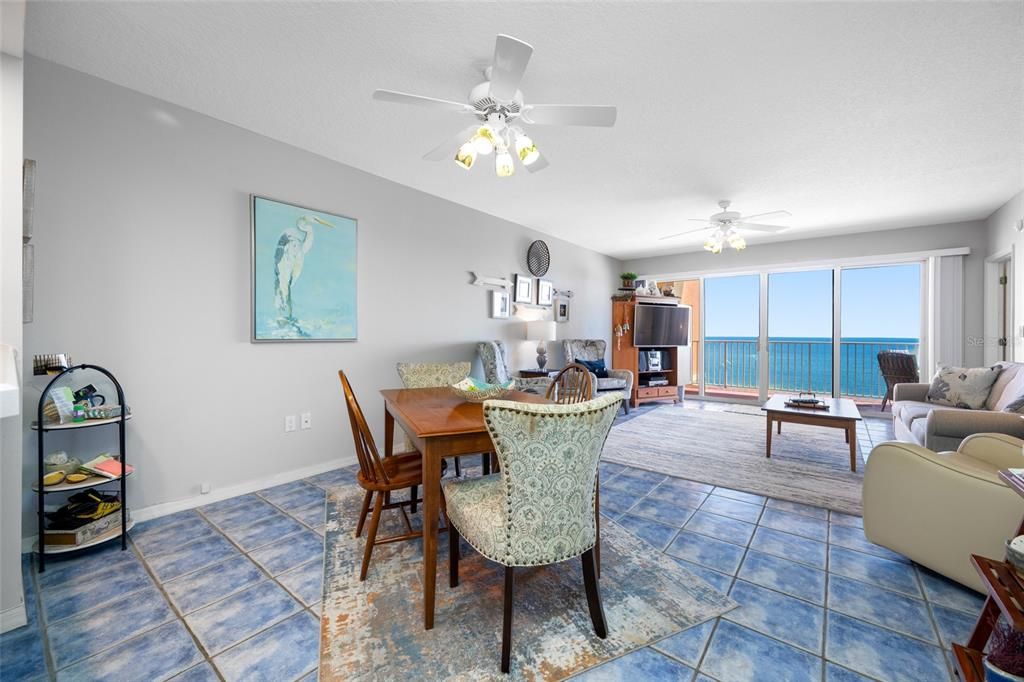 For Sale: $1,095,000 (2 beds, 2 baths, 1340 Square Feet)