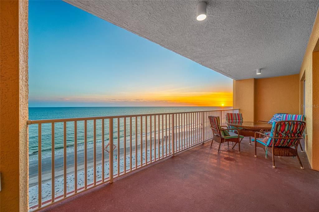 For Sale: $1,095,000 (2 beds, 2 baths, 1340 Square Feet)