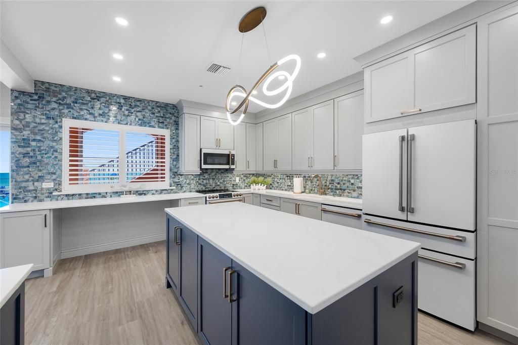 For Sale: $1,095,000 (2 beds, 2 baths, 1340 Square Feet)