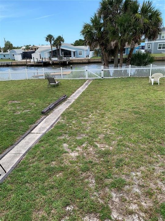For Rent: $1,850 (2 beds, 1 baths, 877 Square Feet)
