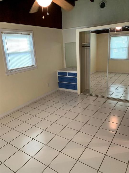 For Rent: $1,850 (2 beds, 1 baths, 877 Square Feet)