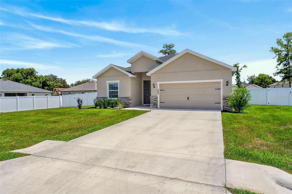 For Sale: $369,900 (4 beds, 2 baths, 2024 Square Feet)