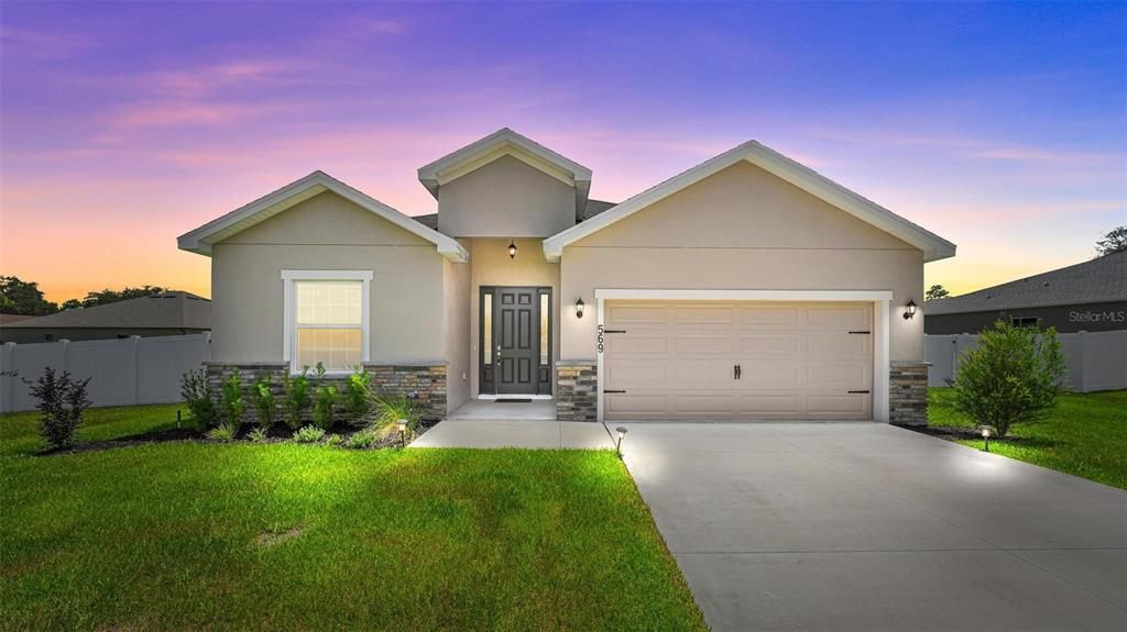 For Sale: $369,900 (4 beds, 2 baths, 2024 Square Feet)