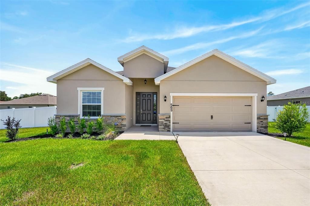 For Sale: $369,900 (4 beds, 2 baths, 2024 Square Feet)