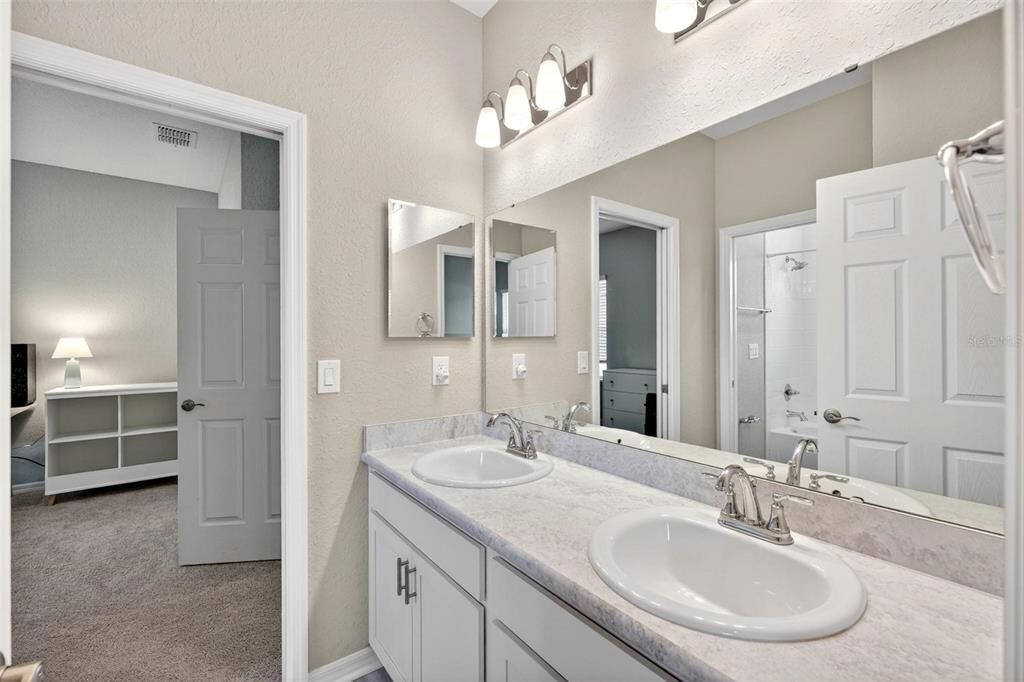 For Sale: $369,900 (4 beds, 2 baths, 2024 Square Feet)
