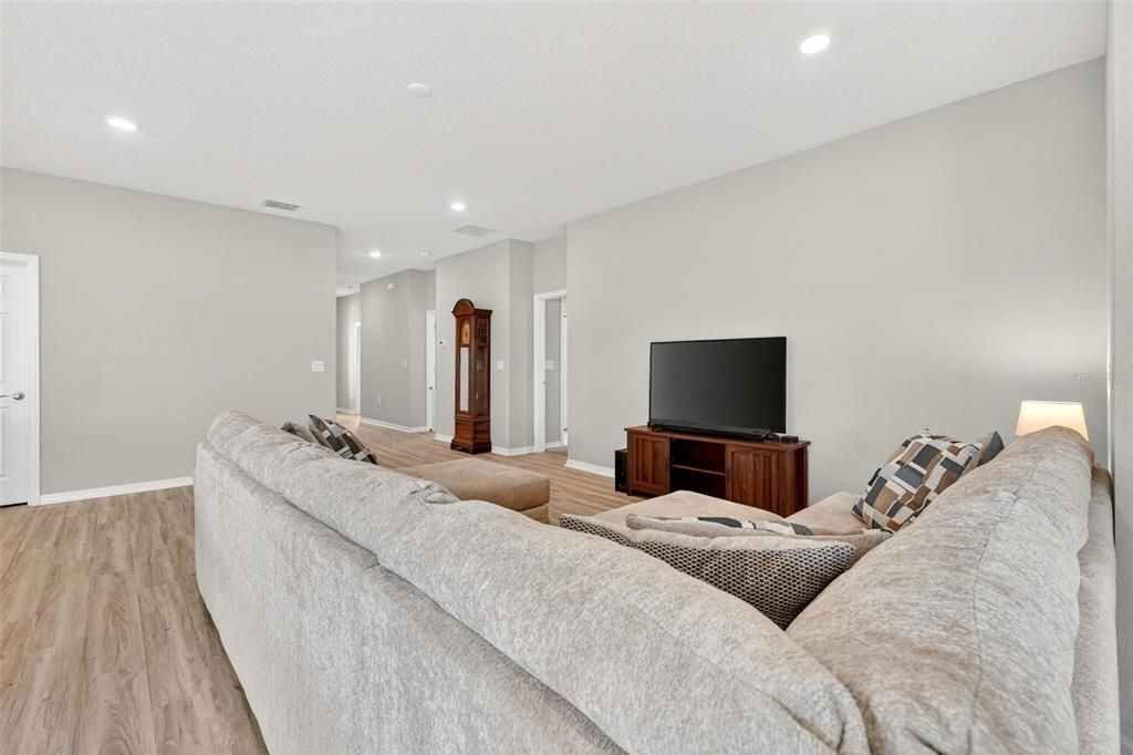 For Sale: $369,900 (4 beds, 2 baths, 2024 Square Feet)