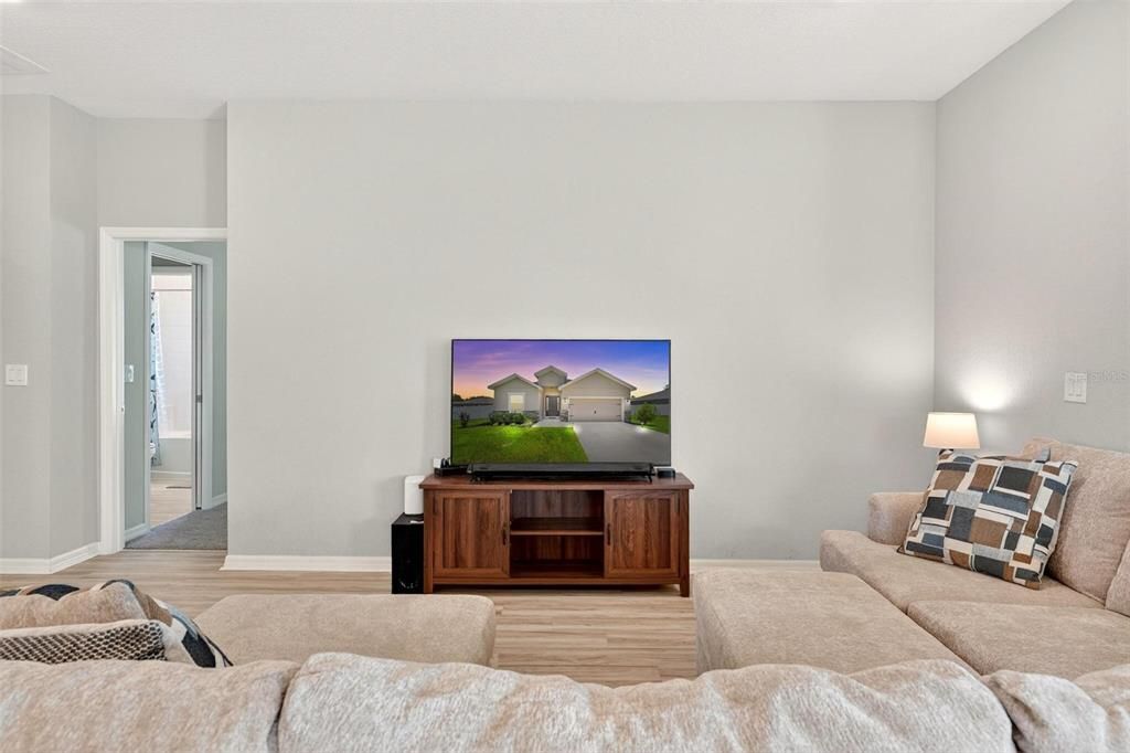 For Sale: $369,900 (4 beds, 2 baths, 2024 Square Feet)