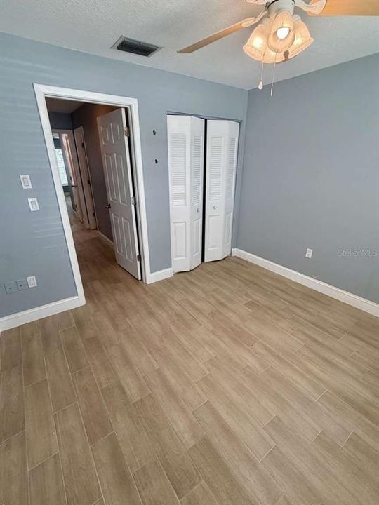 For Sale: $187,900 (2 beds, 1 baths, 972 Square Feet)