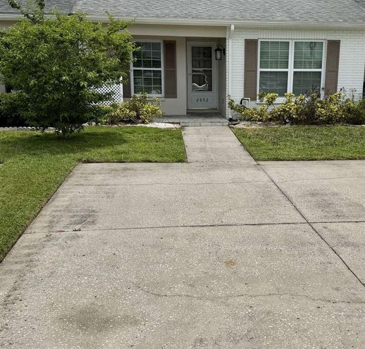 For Sale: $187,900 (2 beds, 1 baths, 972 Square Feet)
