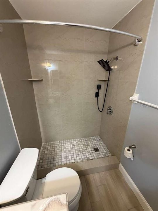 For Sale: $187,900 (2 beds, 1 baths, 972 Square Feet)