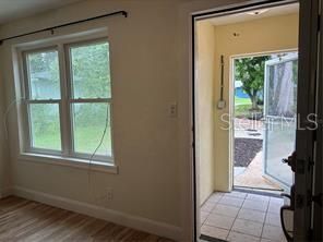 For Rent: $2,000 (2 beds, 1 baths, 1100 Square Feet)