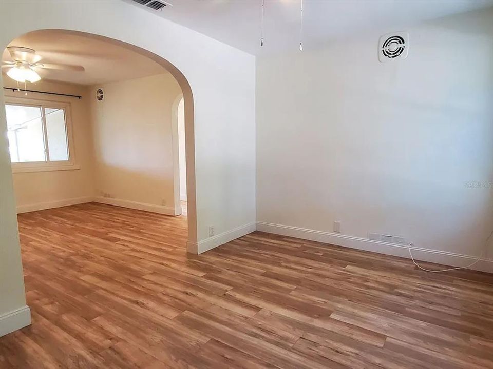 En Renta: $1,800 (2 camas, 1 baños, 1100 Pies cuadrados)