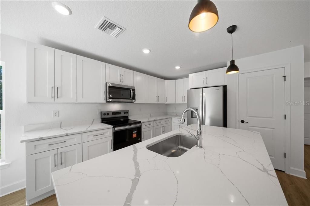 En Venta: $349,990 (3 camas, 2 baños, 1580 Pies cuadrados)