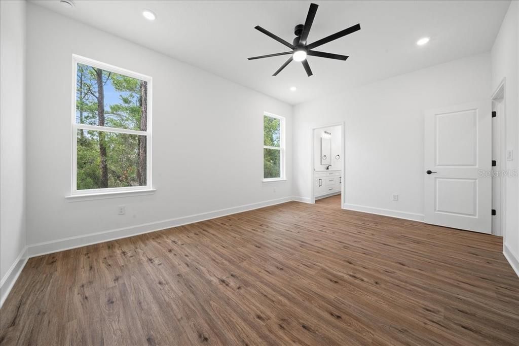 En Venta: $419,990 (4 camas, 3 baños, 2061 Pies cuadrados)