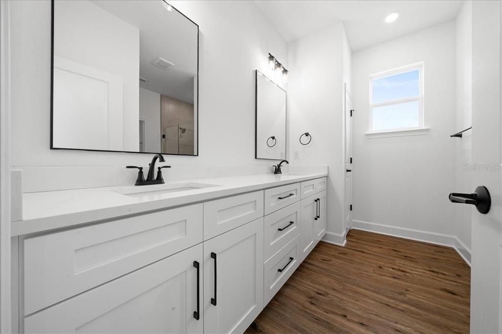 En Venta: $419,990 (4 camas, 3 baños, 2061 Pies cuadrados)
