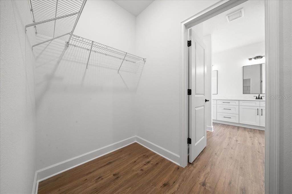 En Venta: $419,990 (4 camas, 3 baños, 2061 Pies cuadrados)