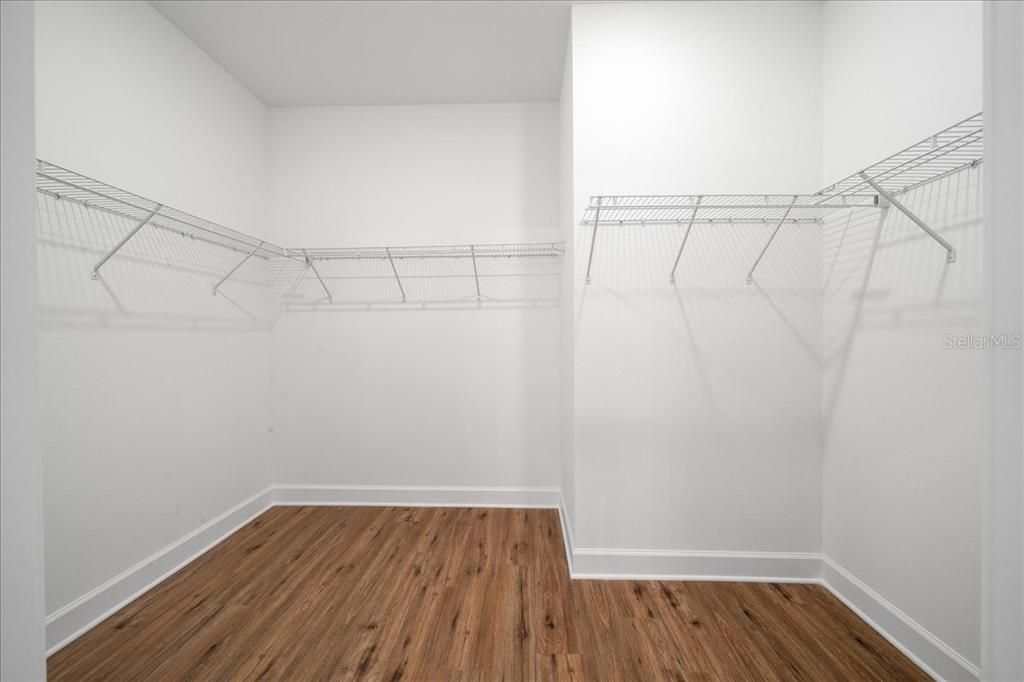 En Venta: $419,990 (4 camas, 3 baños, 2061 Pies cuadrados)