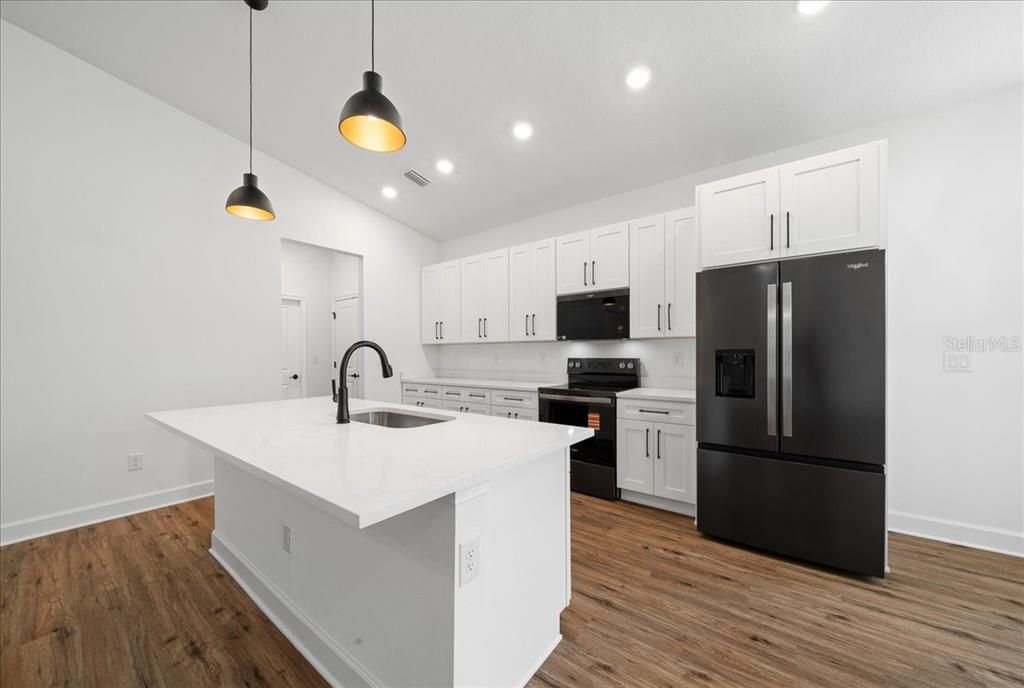 En Venta: $419,990 (4 camas, 3 baños, 2061 Pies cuadrados)
