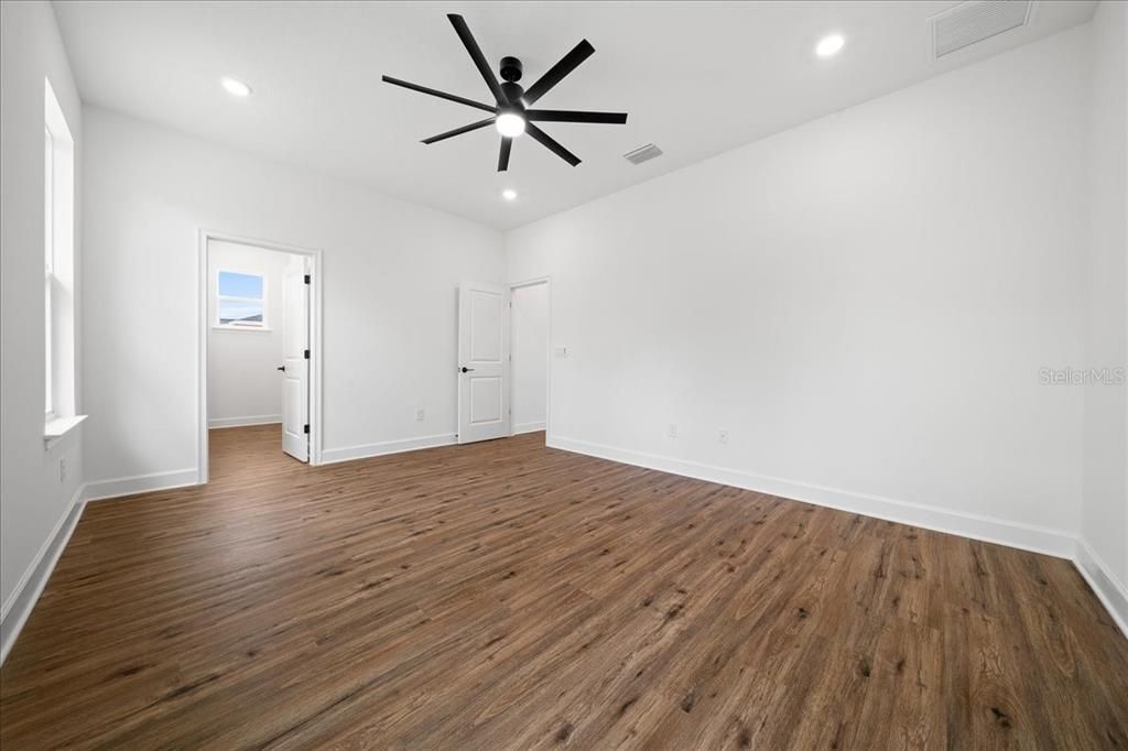 En Venta: $419,990 (4 camas, 3 baños, 2061 Pies cuadrados)